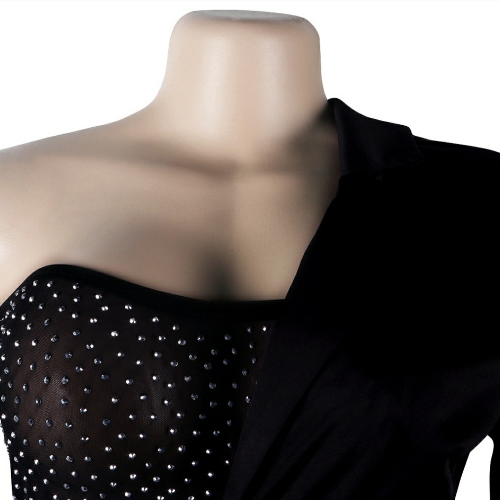 SEXY BLACK 3 PIECE OUTFIT W/SILVER  88%POLYESTER 12%SPANDEX SIZES M/L AV… - Picture 4 of 7